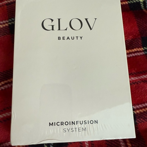 GLO jeans Beauty Microinfusion System - White brand new never opened
